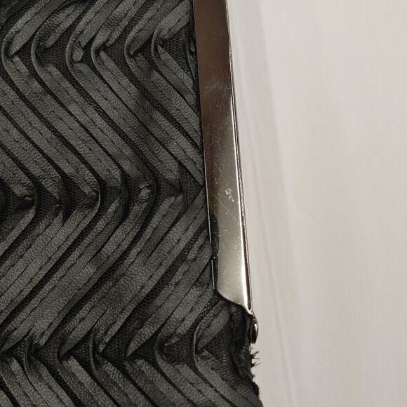 BLACK STYLISH CLUTCH BAG/HANDBAG. - Picture 8 of 11